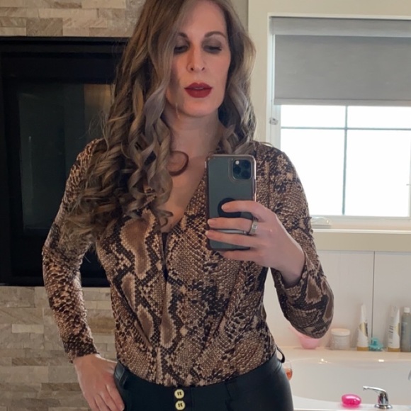 Zara Snakeskin Print Bodysuit Long Sleeve with Plunge Neck Size Medium - Picture 3 of 7